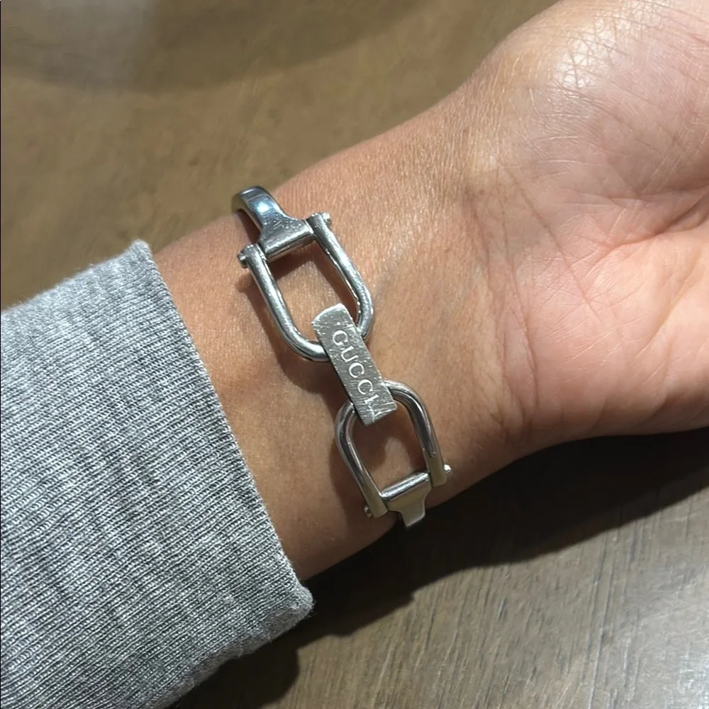 Gucci Silver and Pink Women's Watch - Picture 3 of 4